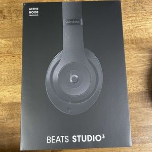 Black Beats Studio 3 headphones
